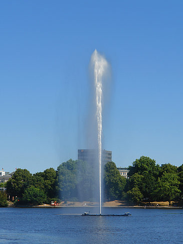 Foto Fontäne auf der Binnenalster - Hamburg