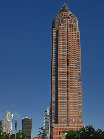 Fotos Messeturm mit Theodor-Heuss-Allee | Frankfurt am Main