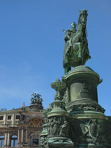 Fotos König-Johann-Statue