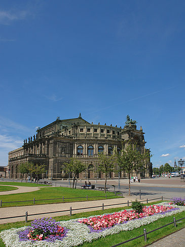 Fotos Semperoper mit Blumen | Dresden