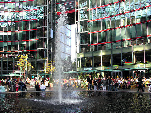 Foto Sony Center - Brunnen