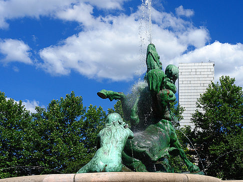 Brunnen auf dem Platz der Republik Foto 