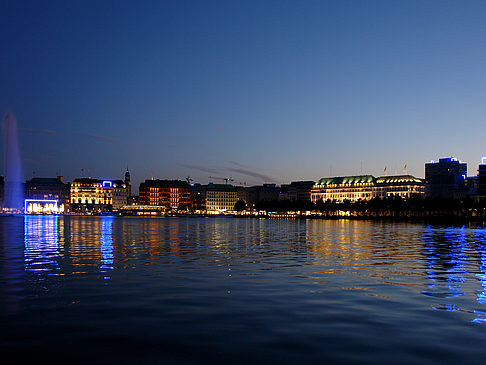 Binnenalster am Abend Fotos