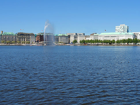 Fontäne auf der Binnenalster Fotos