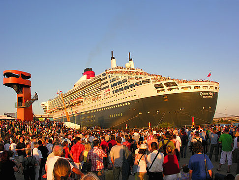 Fotos Queen Mary 2 - Volksfest | Hamburg