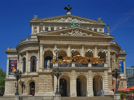 Fotos Alte Oper mit Schirmen | Frankfurt am Main