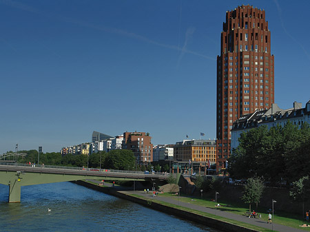 Fotos Main Plaza mit Ufer | Frankfurt am Main