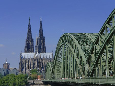 Hohenzollernbrücke beim Kölner Dom