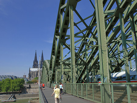 Foto Hohenzollernbrücke beim Kölner Dom