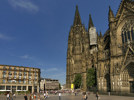 Foto Kölner Dom mit Domhotel