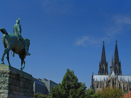 Fotos Kölner Dom mit Reiterstatue | Köln